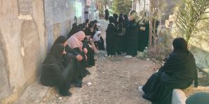 أصدقاء
      عروس
      أولاد
      صقر
      بالشرقية
      يتجمعن
      أمام
      قبرها
      للدعاء
      وقراءة
      القرآن