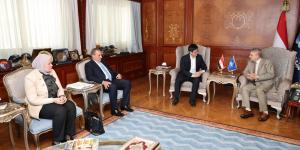 رئيس
      هيئة
      قناة
      السويس
      يبحث
      تعزيز
      التعاون
      مع
      “تيدا
      مصر”
      لدعم
      التنمية
      الصناعية
      واللوجيستية