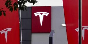 أرباح
      "تسلا"
      تتجاوز
      التوقعات
      وتدفع
      سهمها
      للصعود