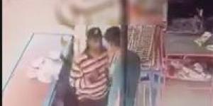 رفض
      إعطائه
      جوال
      فارغ..
      ميكانيكى
      يعتدي
      على
      عامل
      بمخبز
      بسلاح
      أبيض
      في
      بورسعيد