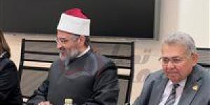 النائب
      عمرو
      الورداني:
      قانون
      الأحوال
      الشخصية
      يجب
      أن
      يكون
      لتحقيق
      السلام..
      ودور
      المظلومية
      جزء
      من
      التفكيك