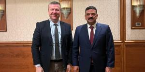 رئيس
      هيئة
      الثروة
      المعدنية
      والصناعات
      التعدينية
      يبحث
      مع
      مسؤولين
      وشركات
      تركية
      وأمريكية
      فرص
      جذب
      الاستثمارات