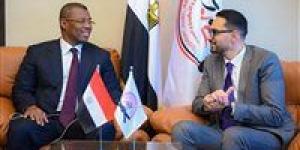 رئيس
      الاتحاد
      الإفريقي
      للجودو
      يزور
      الاتحاد
      المصري
      لبحث
      تطوير
      اللعبة