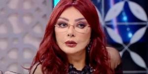 نبيلة
      عبيد:
      طلبت
      أشوف
      هاني
      شاكر
      زوجته
      قالتلي
      "هتشوفي
      إيه؟"..
      قلبي
      وجعني