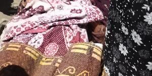 زوج يلقي بزوجته من الدور الأول بمنطقة بنزينة بدوي في بورسعيد إثر مشاجرة بينهما.. والأهالي يلقون القبض عليه