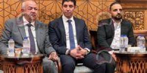 رئيس
      تحرير
      تحيا
      مصر
      ورجل
      الأعمال
      محمد
      الطوبجي
      يشاركان
      في
      عزاء
      الدكتور
      محمد
      نجيب
      الجارحي