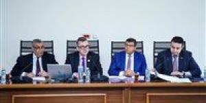 التخطيط:
      نستهدف
      نمواً
      بنسبة
      5.4%
      بخطة
      2026
      /2027..
      ورفع
      الاستثمارات
      الخاصة
      إلى
      59%