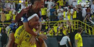 النصر..
      محمد
      سيماكان
      يسجل
      الهدف
      الأول
      للنصر
      أمام
      الهلال
      في
      الدوري
      السعودي