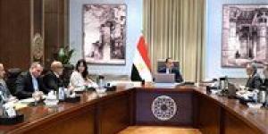 رئيس
      الوزراء
      يتابع
      إجراءات
      تنظيم
      السوق
      العقارية
      في
      مصر