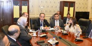 أسامة
      مدكور:
      قروض
      الشركات
      متناهية
      الصغر
      لم
      تعد
      دعمًا
      للمواطن...
      بل
      عبئًا
      يهدد
      استقرار
      الأسر