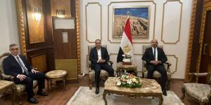حسن
      مصطفى
      يستقبل
      وزير
      الرياضة
      الجزائري
      قبل
      نهائي
      الكونفدرالية
      الإفريقية