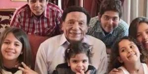 لقطات
      نادرة
      في
      عيد
      ميلاده..
      عادل
      إمام
      بين
      العائلة
      بصورة
      خاصة