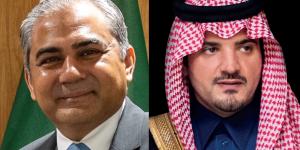 وزير الداخلية يتلقى اتصالًا هاتفيًا من نظيره الباكستاني