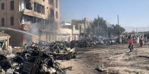 عاجل|«اصطدم بسيارة محملة بالمتفجرات».. عشرات القتلى والمصابين في انفجار قطار بباكستان