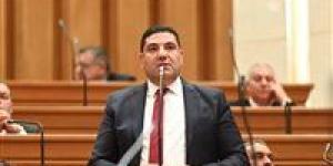 أحمد
      عبد
      المجيد:
      تنظيم
      عمل
      المطورين
      العقاريين
      يعزز
      استقرار
      السوق
      ويحمي
      حقوق
      المواطنين