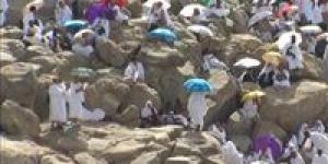 من
      على
      جبل
      عرفات..
      حجاج
      بيت
      الله
      يتضرعون
      بالدعاء
      للرحمن
      في
      يوم
      عرفة