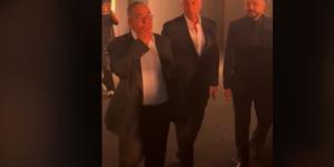 محمود
      الخطيب
      يصل
      حفل
      إعلان
      راعي
      الدوري
      الجديد
      برفقة
      ياسين
      منصور
      ومحمد
      الجارحي