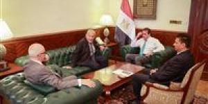 وزير
      الصحة
      يستقبل
      السير
      مجدي
      يعقوب
      لبحث
      أحدث
      تطورات
      علاج
      أمراض
      القلب
      بالخلايا
      الجذعية