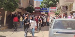 فرحة
      طلاب
      الشهادة
      الاعدادية
      بعد
      أداء
      امتحان
      اللغة
      العربية
      بالشرقية