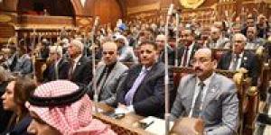النائب
      عبد
      الفتاح
      الشحات:
      تأخر
      المشروعات
      يؤثر
      على
      الاقتصاد..
      ونطالب
      بتوفير
      فرص
      عمل
      لشباب
      الصعيد