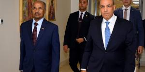 وزير
      الخارجية
      لـ
      نظيره
      الإريتري:
      أمن
      منطقة
      القرن
      الأفريقي
      امتداداً
      مباشراً
      للأمن
      القومي
      المصري