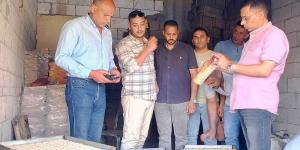 ضبط
      1500
      كيلو
      عسل
      فركتوز
      و
      إعدام
      ٧
      كيلو
      حلويات
      ..
      خلال
      حملة
      مكبرة
      في
      سمالوط
      بالمنيا