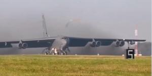 بالفيديو.. لحظة تحطم قاذفة "بي-52" الأمريكية ومقتل 8 من طاقمها