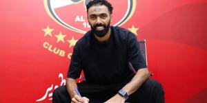 الأهلي المصري يعلن تجديد عقد حسين الشحات