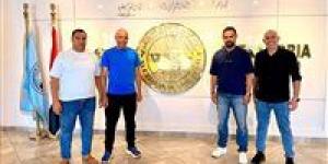 سمير
      سعد
      مديرا
      فنيا
      لفريق
      ترسانة
      الإسكندرية
      في
      الموسم
      الجديد
      بدوري
      القسم
      الثالث