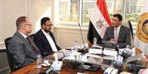 وزير
      الصناعة
      يبحث
      مع
      مسؤولي
      شركة
      جوتن
      مصر
      للدهانات
      خططها
      التوسعية
      وجهود
      تعميق
      التصنيع
      المحلي