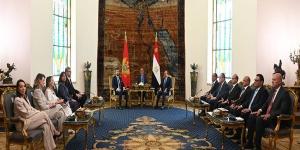 رسائل
السيسي
لـ
رئيس
الجبل
الأسود:
نحرص
على
تطوير
العلاقات
الاقتصادية
وتنويع
التبادل
التجاري..
ويؤكد
ضرورة
تشجيع
الجانبين
الأمريكي
والإيراني
على
التوصل
إلى
اتفاق
شامل
ومستدام