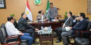 محافظ
      الشرقية
      يستقبل
      عددا
      من
      أعضاء
      الشيوخ
      والنواب
      لبحث
      مطالب
      وشكاوى
      المواطنين