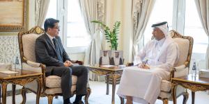 وزير الدولة للشؤون الداخلية يستعرض مع سفير كوريا لدى الدولة التعاون الأمني بين البلدين