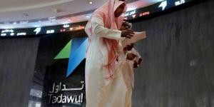 تراجع أسهم قيادية ومتوسطة في السوق السعودي بضغط من عمليات بيع وجني أرباح