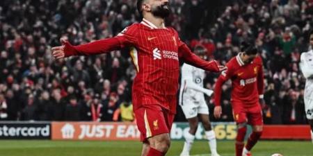 الملك يواصل كتابة التاريخ.. محمد صلاح "يعادل" هنري ويتفوق على مبابي