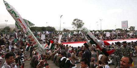 من جديد.. جماعة الحوثي تعلن استهداف مطار (بن غوريون) بصاروخ باليستي