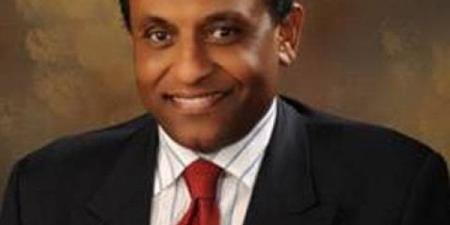 من هو كامل إدريس رئيس وزراء السودان الجديد؟