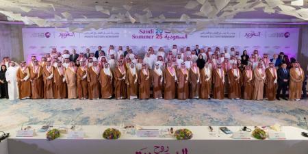  وزير السياحة يقود ورشة عمل لإطلاق برنامج صيف السعودية 2025