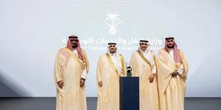 برعاية خادم الحرمين الشريفين.. نائب أمير الرياض يكرّم وزارة النقل والخدمات اللوجستية لحصولها على المستوى الفضي في جائزة الملك عبدالعزيز للجودة