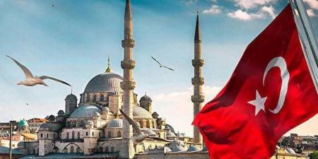 موديز ترفع تصنيف تركيا الائتماني مع تحسن الثقة بالاقتصاد والتزام بالإصلاحات