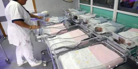 إيطاليا تتجه لتسجيل أدنى معدل مواليد