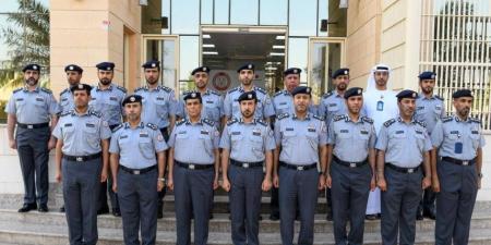 المهيري يزور مركز شرطة فلج هزاع في العين