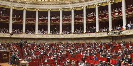 النواب الفرنسيون يرفضون فرض ضريبة على فاحشي الثراء