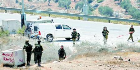 الجيش الإسرائيلي يصعّد ضد الفلسطينيين ويقتل فتى في سلواد