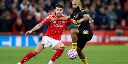 هدف ديالو المذهل يمنح مانشستر يونايتد نقطة أمام فورست