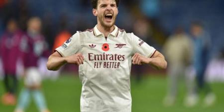 ديكلان رايس يهدي الهدف لخالته