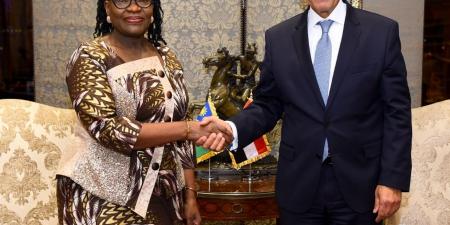 وزير
الخارجية:
نتطلع
لزيادة
صادرات
الدواء
إلى
ناميبيا
وتلبية
احتياجاتها
في
قطاع
الصحة