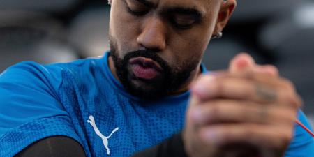 غياب
      مالكوم
      عن
      تدريبات
      الهلال
      ومشاركة
      جزئية
      لحمد
      اليامي