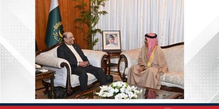 فخامة
      رئيس
      جمهورية
      باكستان
      الإسلامية
      يستقبل
      سفير
      مملكة
      البحرين
      لدى
      جمهورية
      باكستان
      الإسلامية