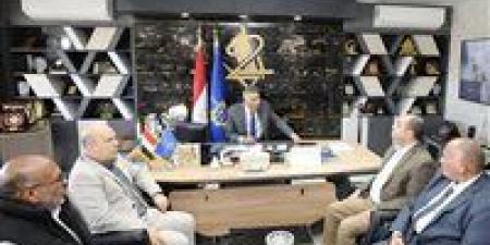 محافظ
أسوان
يؤكد
على
تقديم
الدعم
الكامل
وكافة
التسهيلات
الممكنة
وتهيئة
البيئة
المناسبة